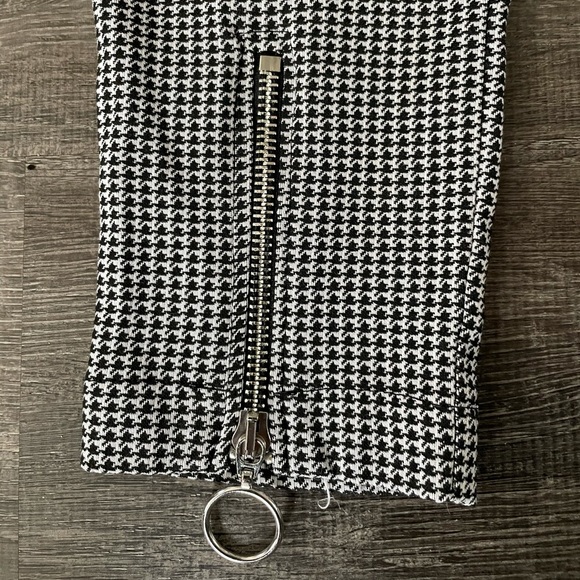 Black + white pants - Picture 3 of 4